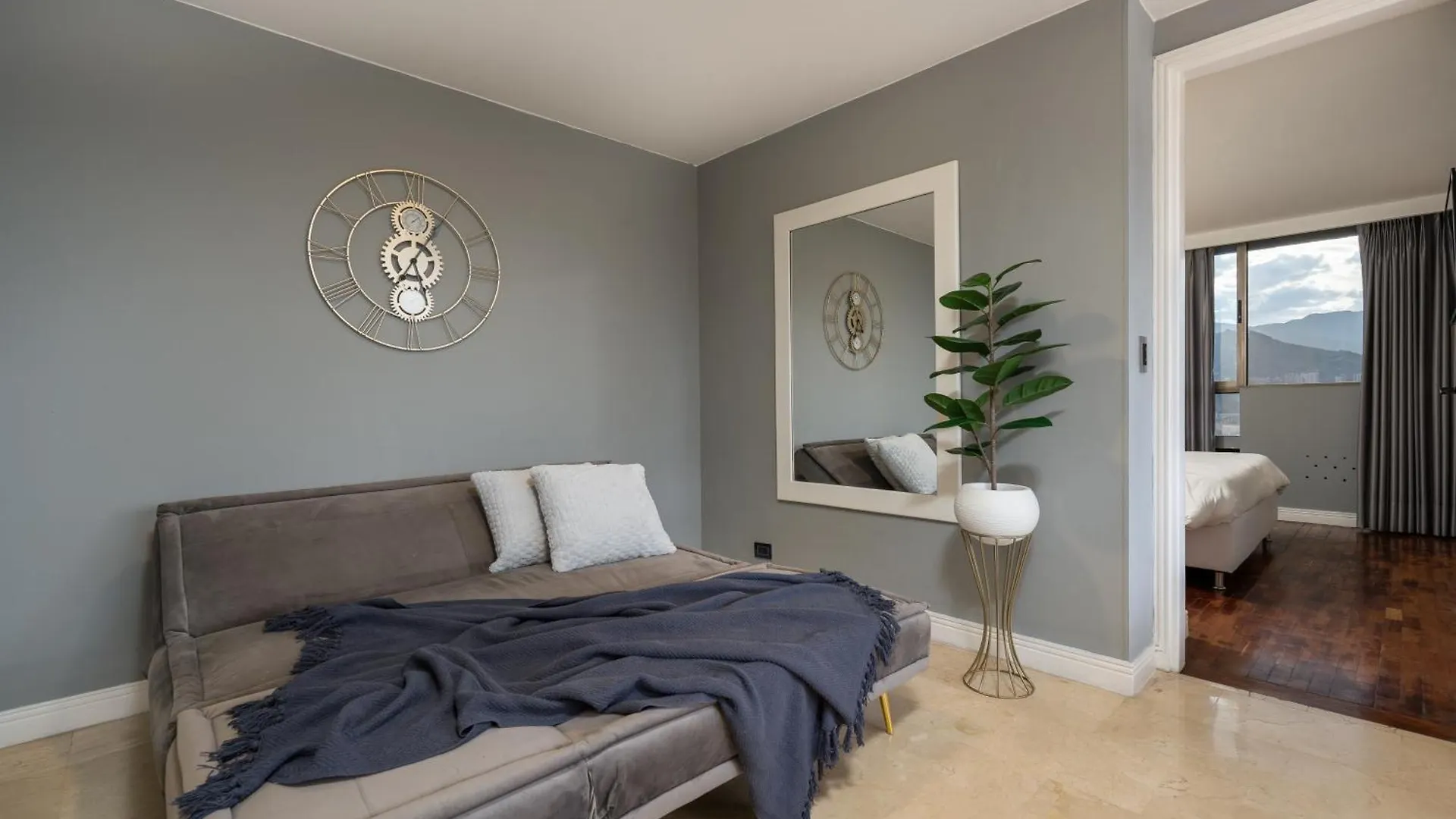 Apartamento 1003 Alcazar De Oviedo Medellin 0*,