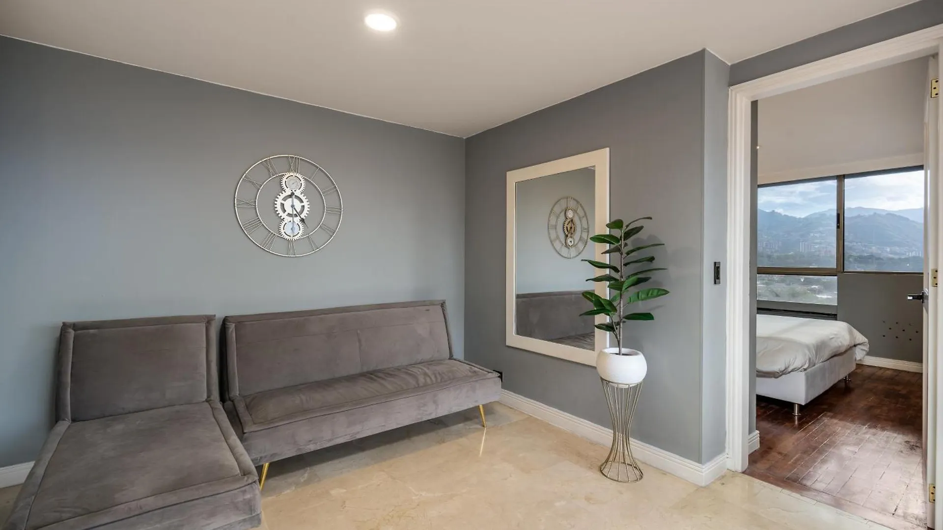 Apartamento 1003 Alcazar De Oviedo Medellín Appartamento