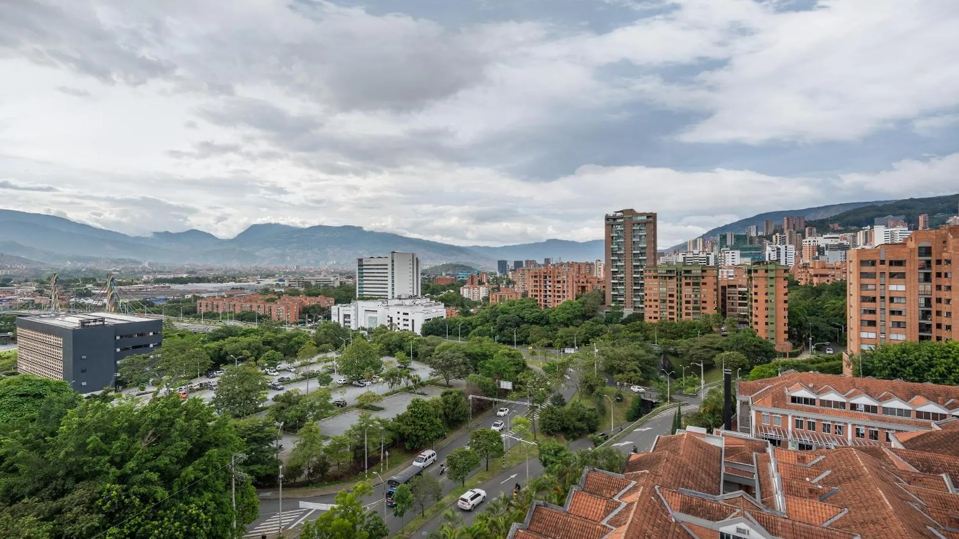 Apartamento 1003 Alcazar De Oviedo Medellín 0*,  Kolumbia